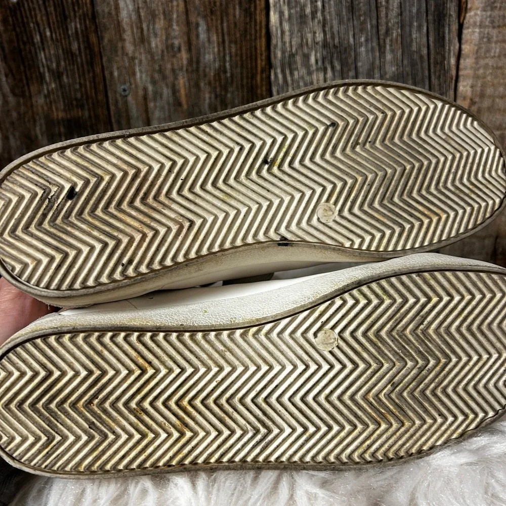 KELLPARKER Women's White and Gray Sneakers - Picture 5 of 7